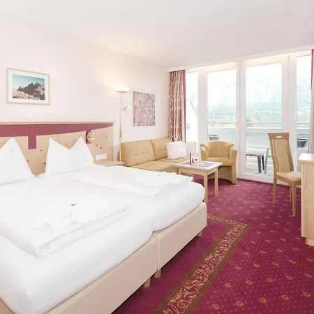 Apart & Suiten Hotel Weiden Hotel 4*