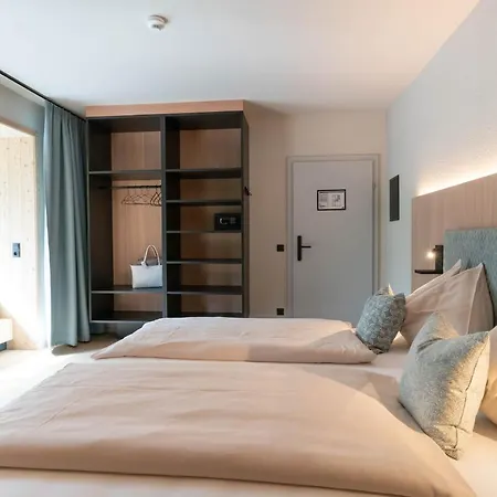 Apart & Suiten Hotel Weiden 4*